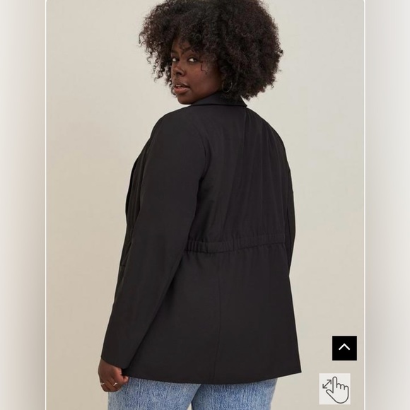 Flattering Crepe Cinch Waist Blazer - Picture 3 of 4